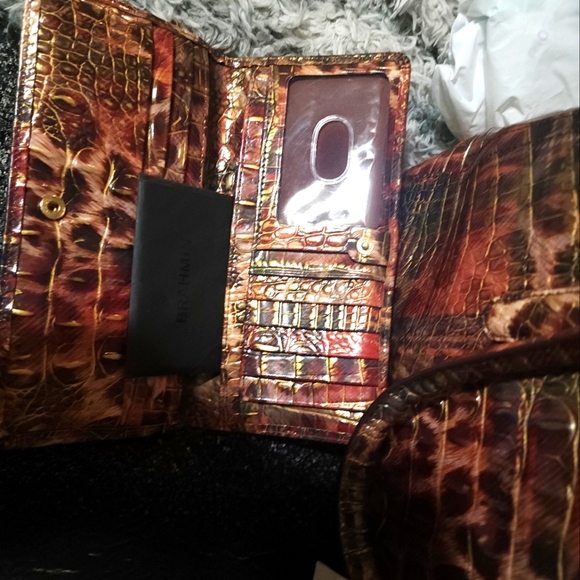 Brahmin Small finley and matching wallet - Picture 10 of 10